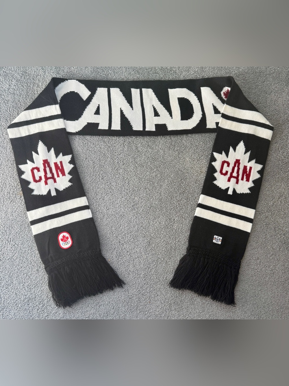 New HBC official Team Canada black rally scarf Vancouver Winter Olympics 2010